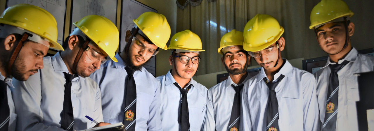 Learning to Lead, Speak and Collaborate